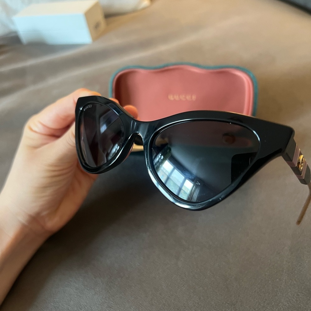 Gucci Cat Eye Acetate Sunglasses - Picture 5 of 11